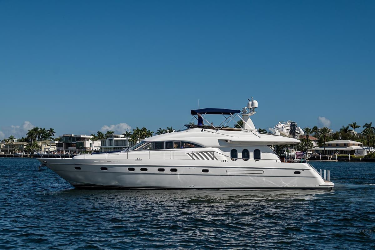 Listing Highlight: 72' Princess 72 Sport Cruiser 2000 | OCTOBER PRINCESS