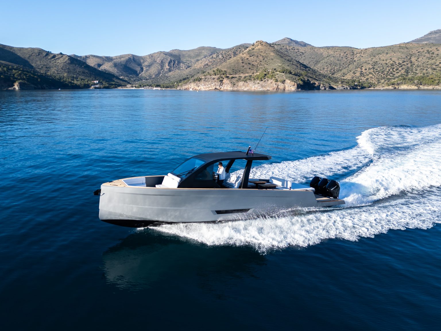 Inside the New Max44 R: Maxim Yachts’ High-Performance Superboat